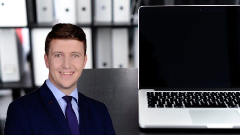 Dr Antoni Kolek: Laptop Plus jest słuszny. Jednak program centralny wiąże się z brakiem efektywności